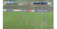 足球→水球足协杯苏州东吴vs云南玉昆,雨势过大场内积水严重